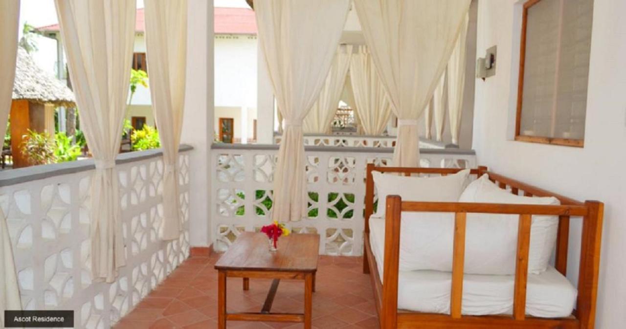 Beautiful Ascot Residence Right On White Sandy Beach Watamu Exterior photo